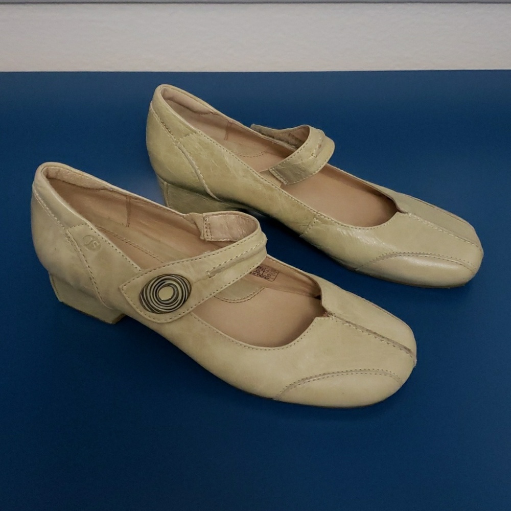 Josef Seibel Mary Jane's, Like New, Size 7